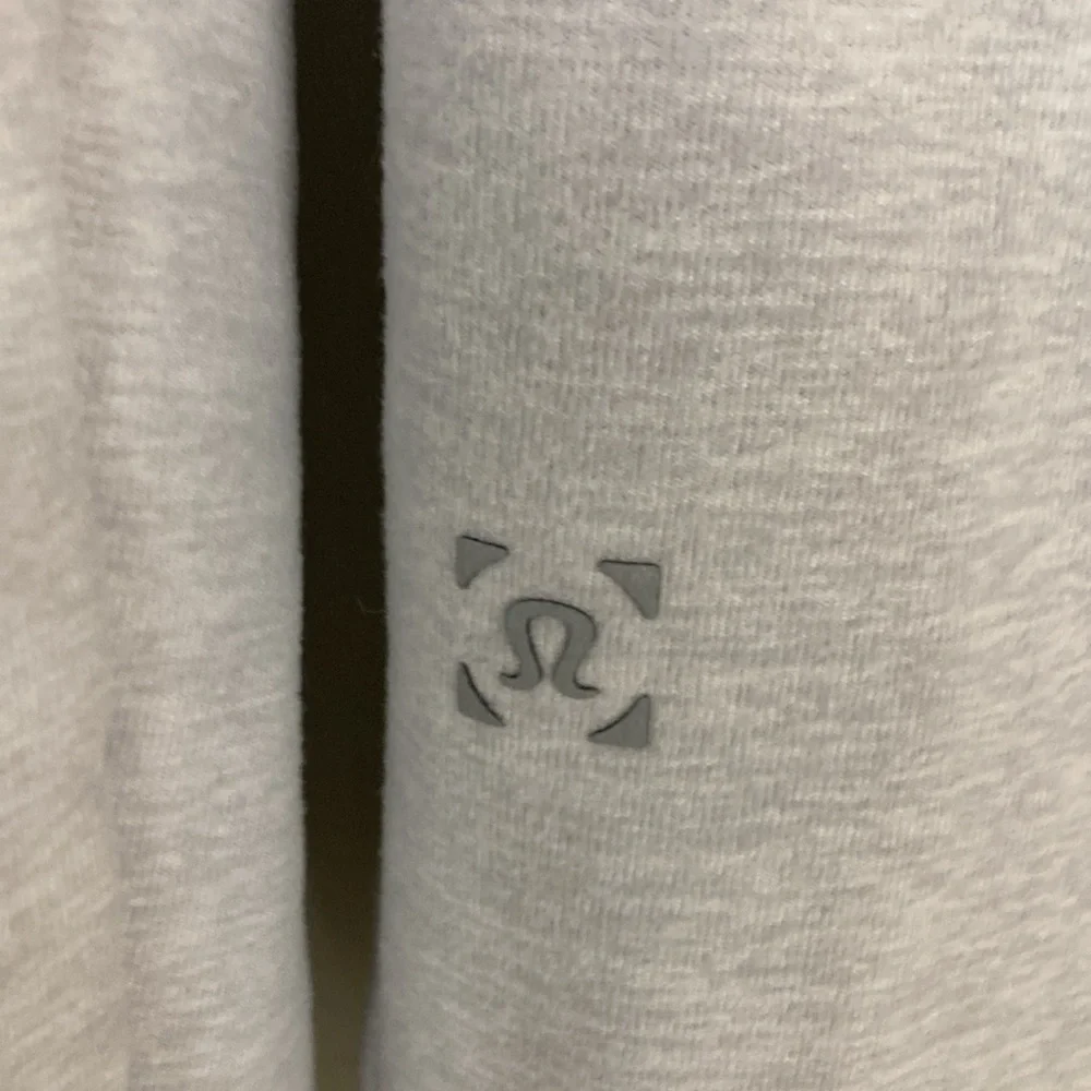 Lululemon men’s long-sleeve 124 gray/blue shirt, medium - Picture 7 of 16